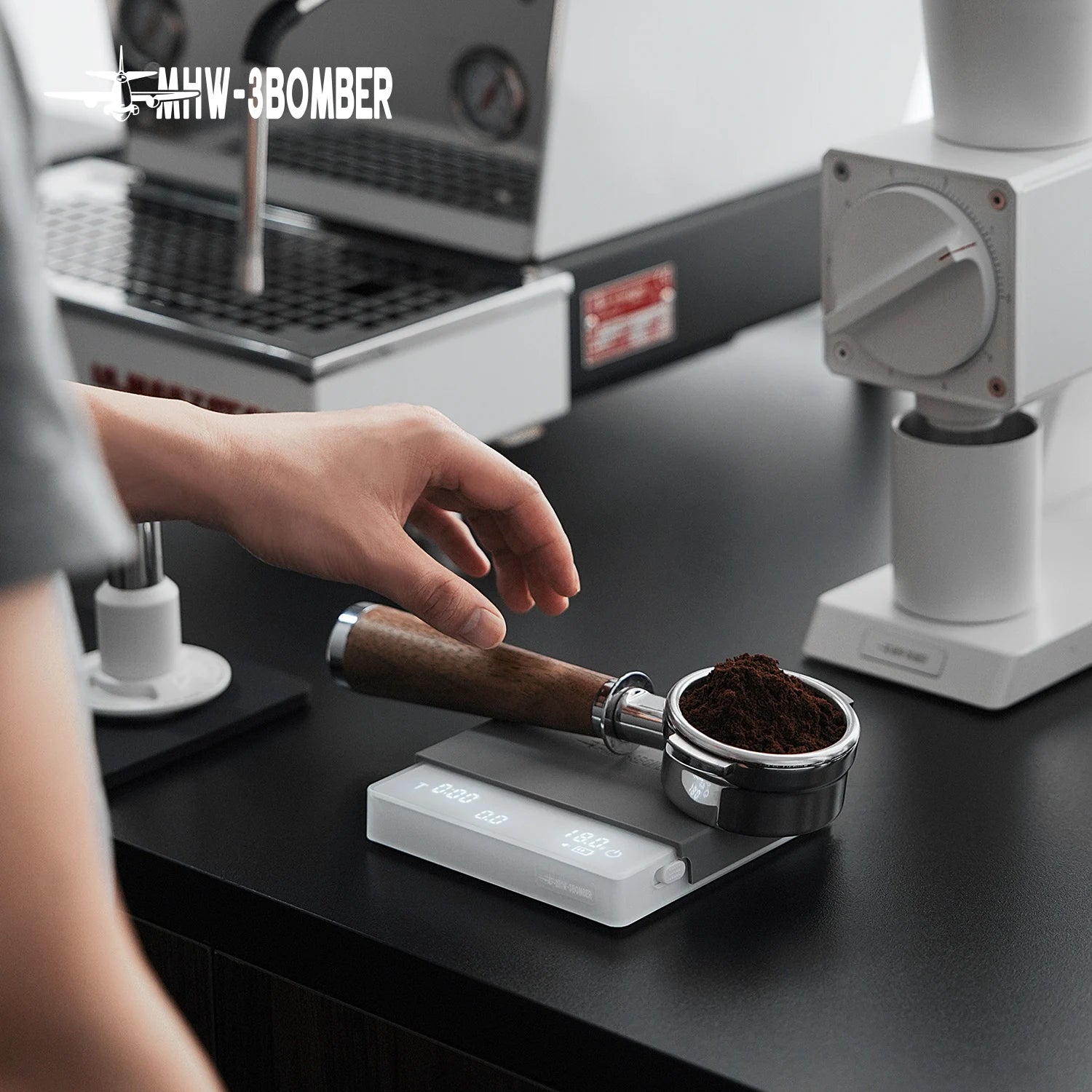 MHW-3BOMBER Formula Smart Scale 2 kg / 0.1 g
